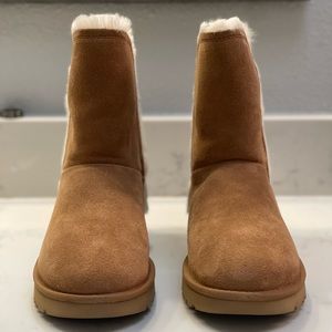 NIB UGG Women’s Classic